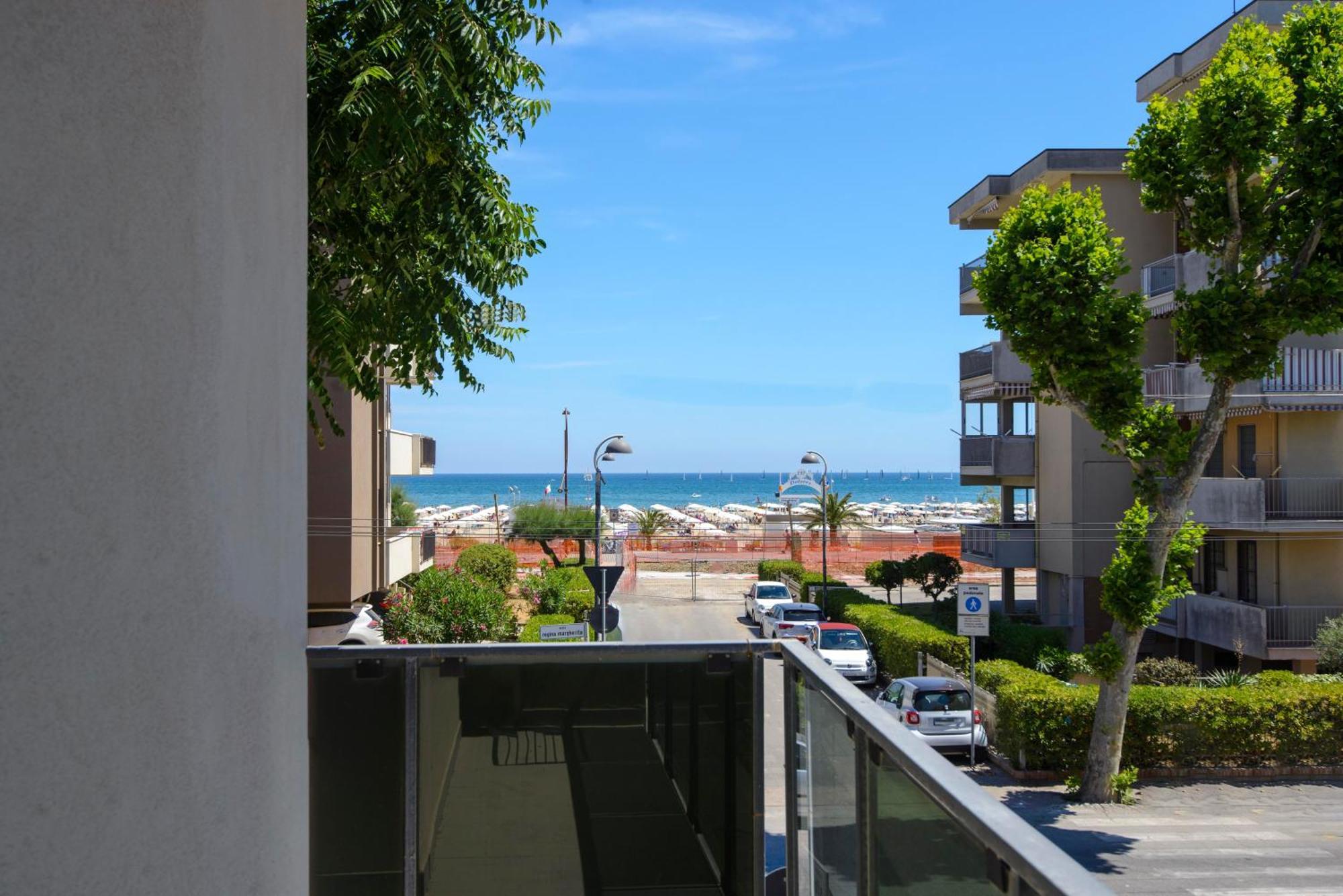 Residence Royal Rimini Buitenkant foto