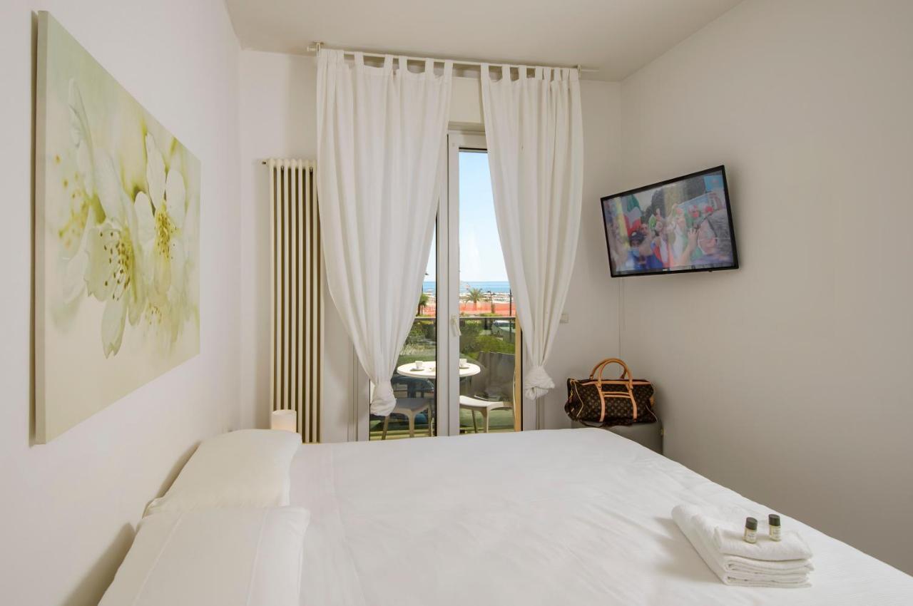 Residence Royal Rimini Buitenkant foto