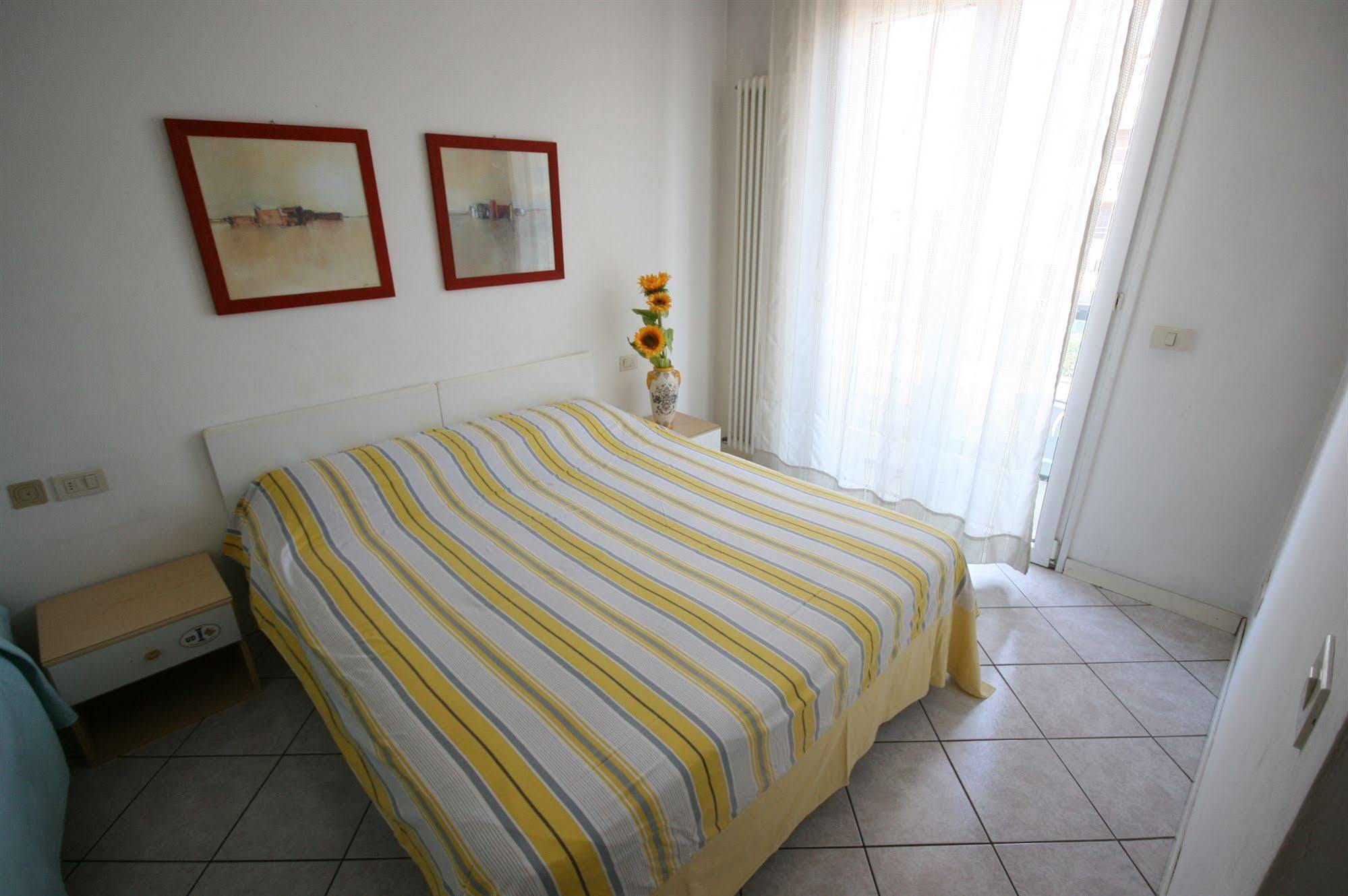 Residence Royal Rimini Buitenkant foto