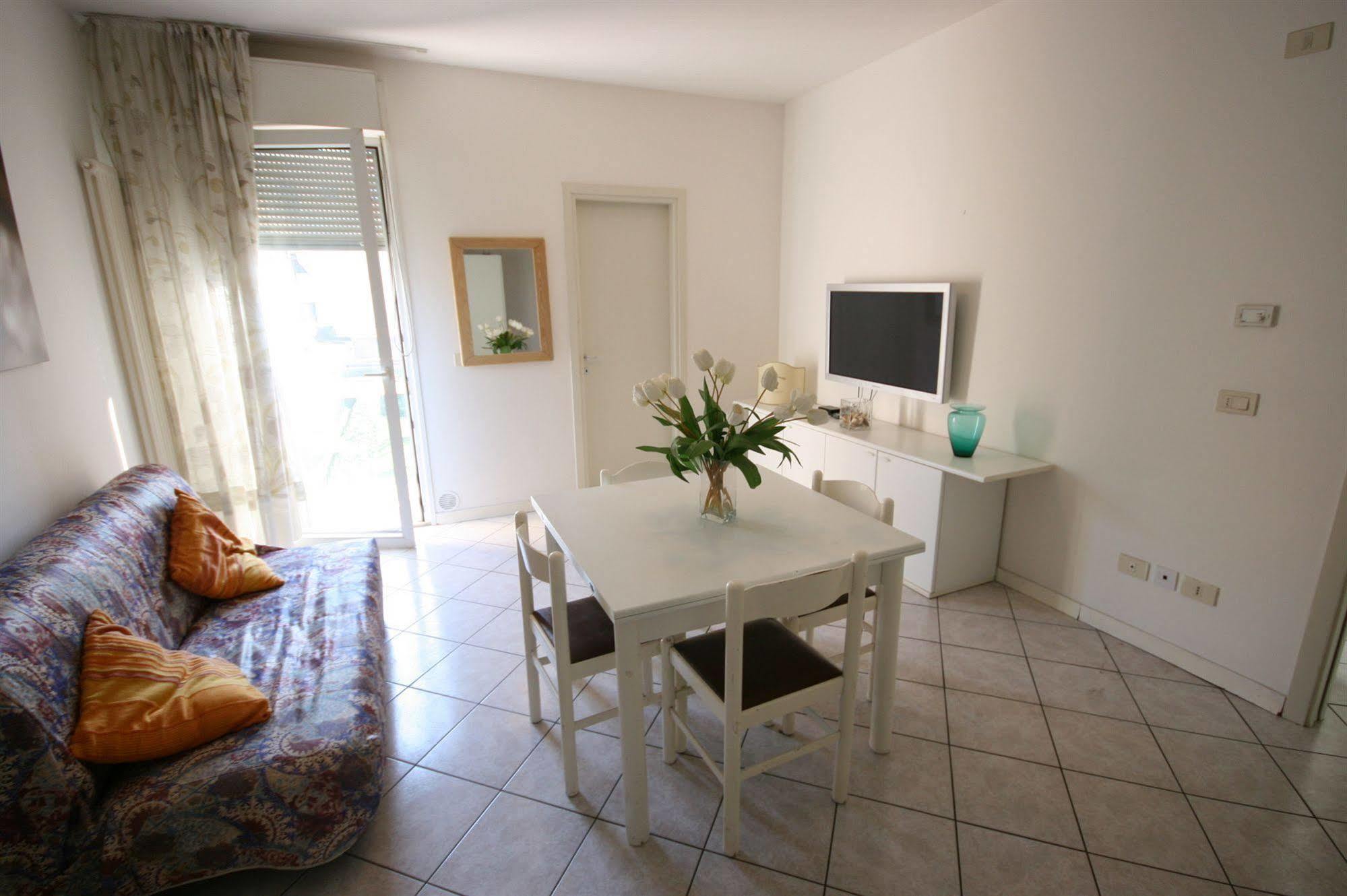 Residence Royal Rimini Buitenkant foto